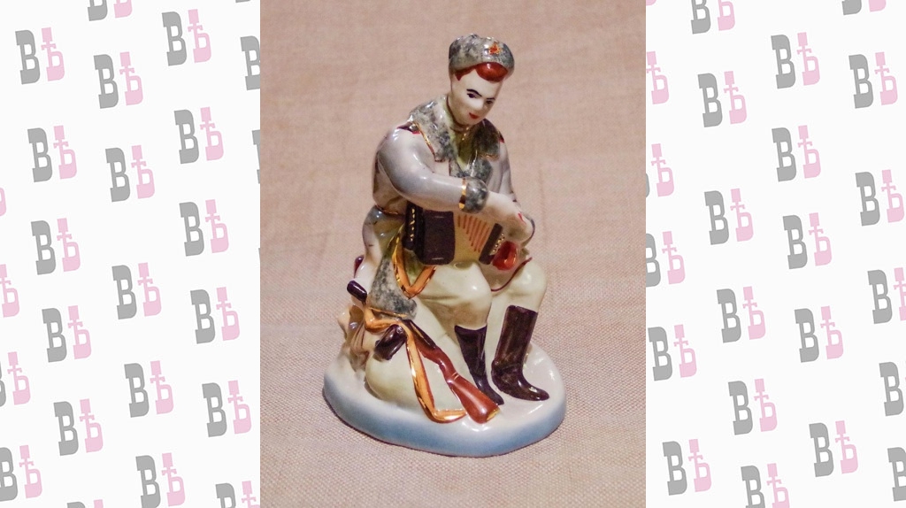 Василий Теркин статуэтка.jpg