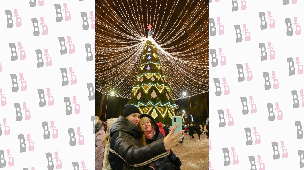 Праздничная ёлка в парке от энергетиков.jpg