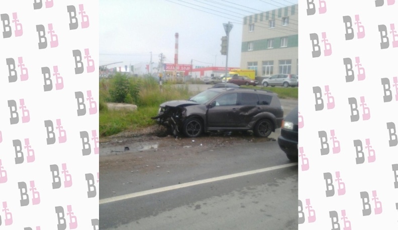 На Правобережье столкнулись две иномарки