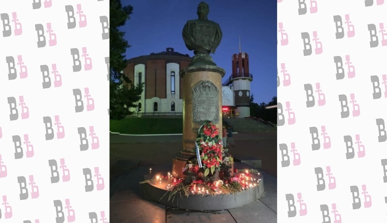 Вечером 21 июня на мемориальном комплексе в Жукове прошла акция "Свеча памяти"