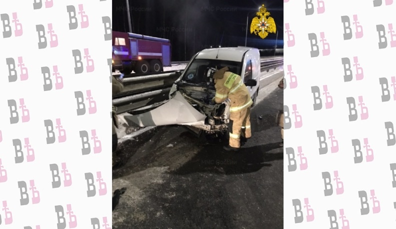 В Малоярославецком районе иномарка влетела в отбойник