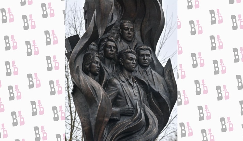 В Людинове открыли памятник членам подпольной молодёжно-комсомольской группы