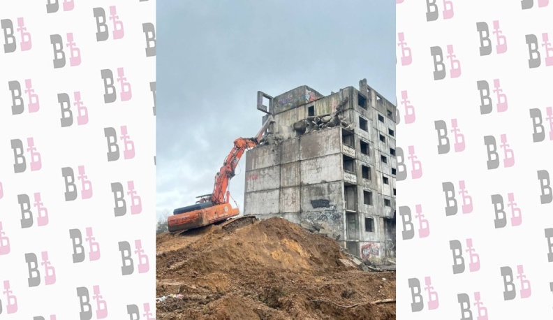 В Калуге начали сносить опасный недострой на Байконуре