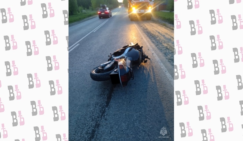 В Жиздринском районе столкнулись легковушка и мотоцикл