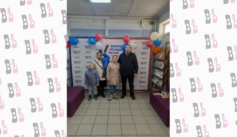 Износковцы приходят на избирательные участки целыми семьями