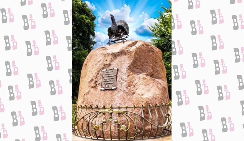 На Детчинском памятном камне токует глухарь