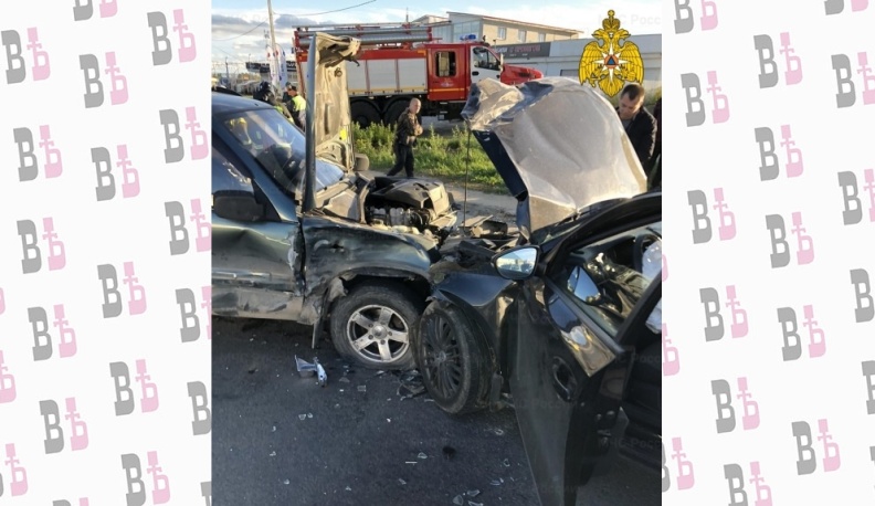 В Калуге в столкновении трех иномарок на Зерновой пострадал человек