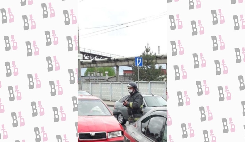 В центре Калуги столкнулись две "Шкоды Октавии"