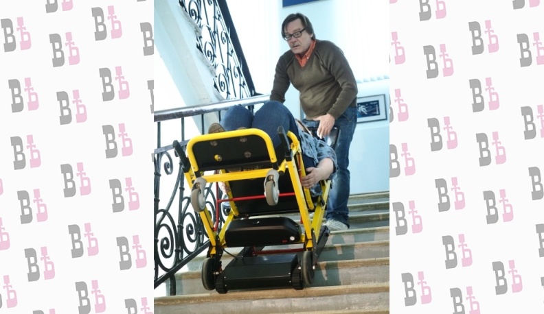 Умеет ходить по ступенькам