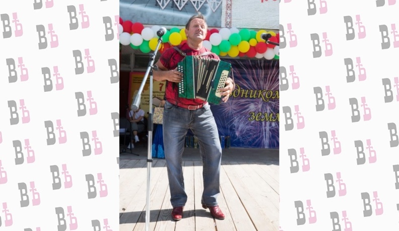 Отчего гармонь поёт…