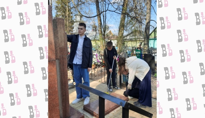 В преддверии 9 Мая людиновцы приводят в порядок воинские захоронения