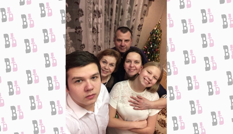 Секрет семейного счастья и успеха в профессии Федоренковых достаточно прост — искренняя любовь друг к другу и ко всем окружающим людям. По мнению Елены и Александра, когда в доме царят гармония и взаимопонимание, то и на работе все идет в гору.