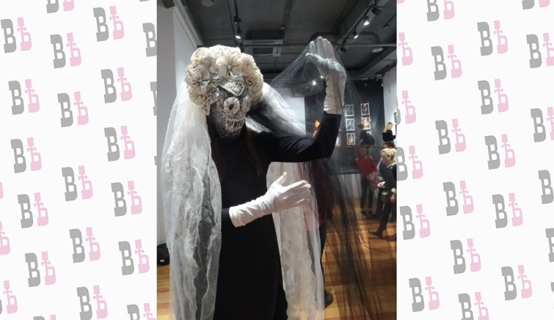 В выставочном зале калужского ИКЦ приоткрыли тайну сценического костюма