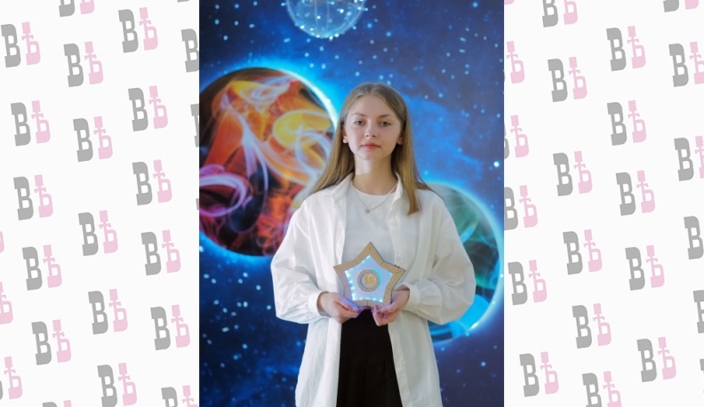 Владислав Шапша поздравил медалистку со 100-бальными результатами на ЕГЭ