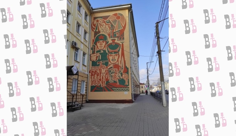 Воины снова смотрят на нас