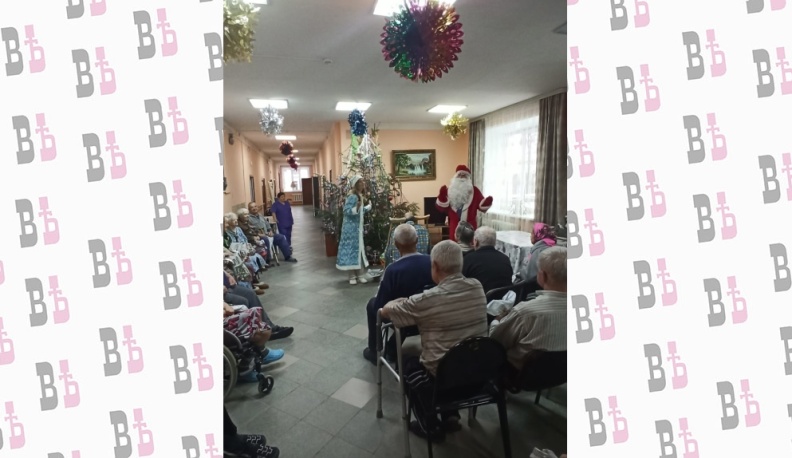 Волонтеры поздравили мосальчан, проживающих в Доме-интернате