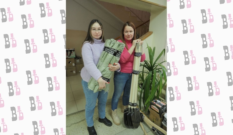 Олеся Заец и Александра Кулагина из волонтерского движения «ZабаVные Vасилисы».