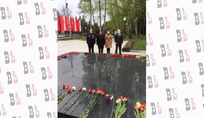 Карина Башкатова и Геннадий Скляр почтили память героев войны в Обнинске