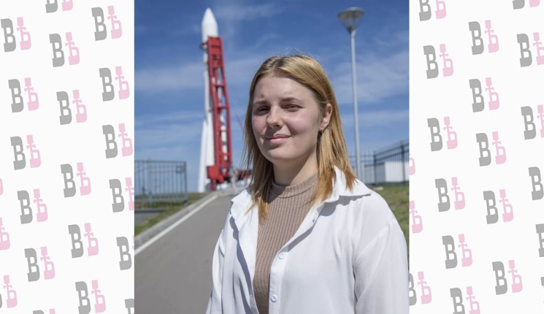 В Калуге прошел флешмоб, посвященный российскому флагу