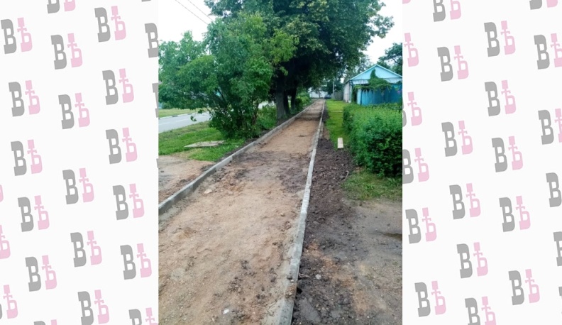 В Мещовске благоустраивают пешеходную зону по улице Мира