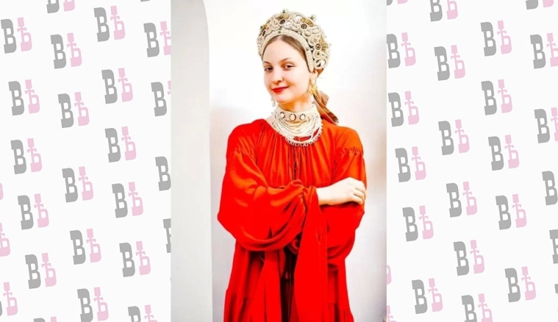 Люди в красном