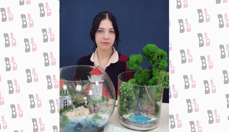 Студентка третьего курса (специальность «Садово-парковое ландшафтное строительство») Калужского коммунально-строительного техникума Анна Окулова представила экспозицию «Моссариум», которая украсит и оживит любое помещение.