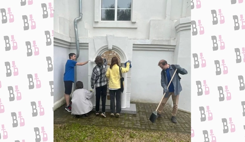 Калужские активисты «Движения Первых» убрались возле памятниуа зодчему Никитину