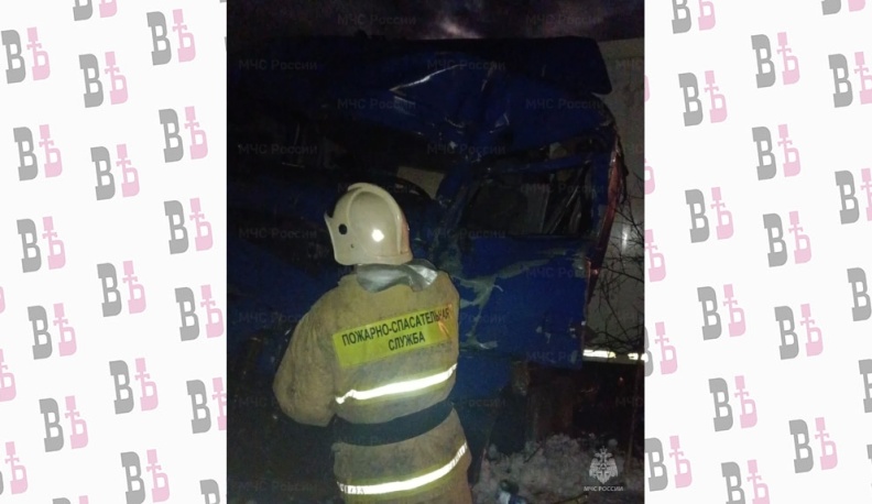 В Жиздринском районе столкнулись два большегруза