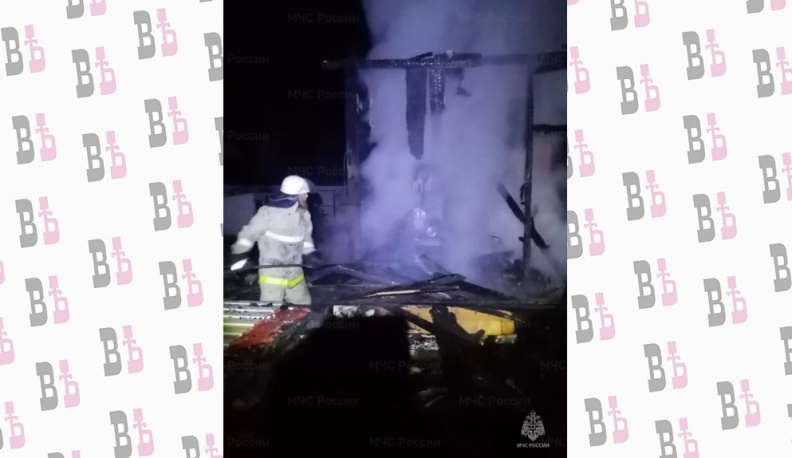 Вечером в Жиздре загорелся жилой дом