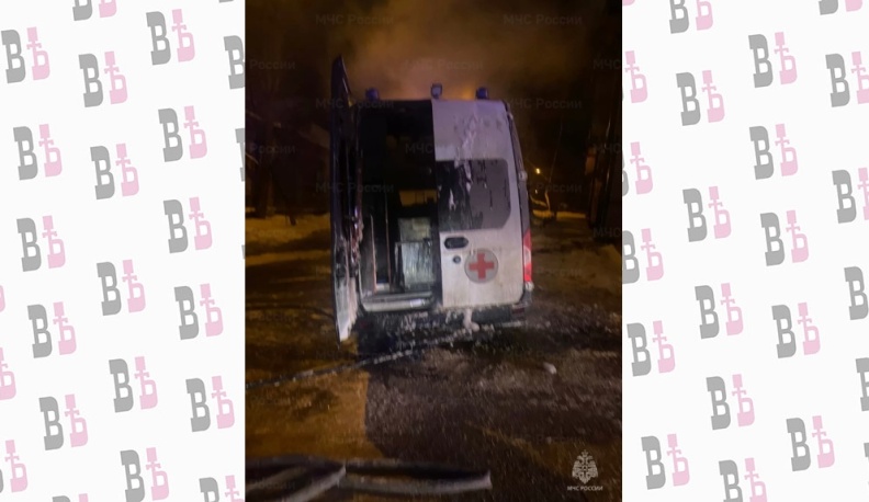 В Калуге сгорел автомобиль скорой помощи