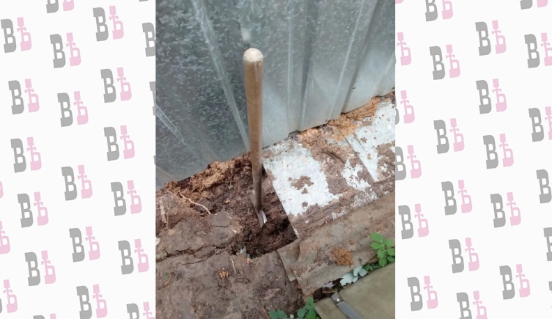 У калужан упал забор из-за стройки в центре города