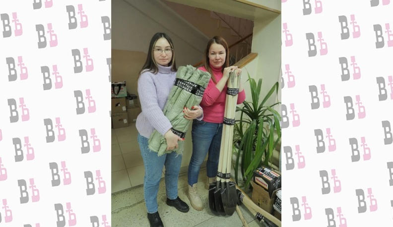 Олеся Заец и Александра Кулагина из волонтерского движения «ZабаVные Vасилисы».