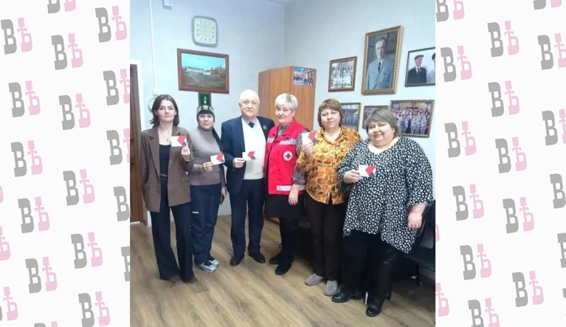Педагоги кировской школы вступили в ряды Красного Креста