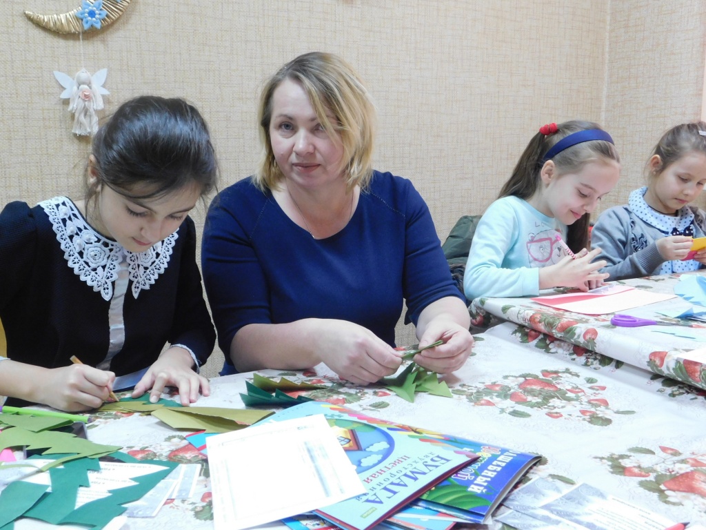 Педагог дополнительного образования Наталья Савинова.JPG