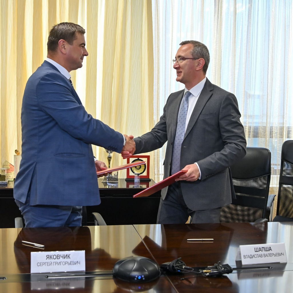 Yeoc-Lsj6n0.jpg Yeoc-Lsj6n0.jpg