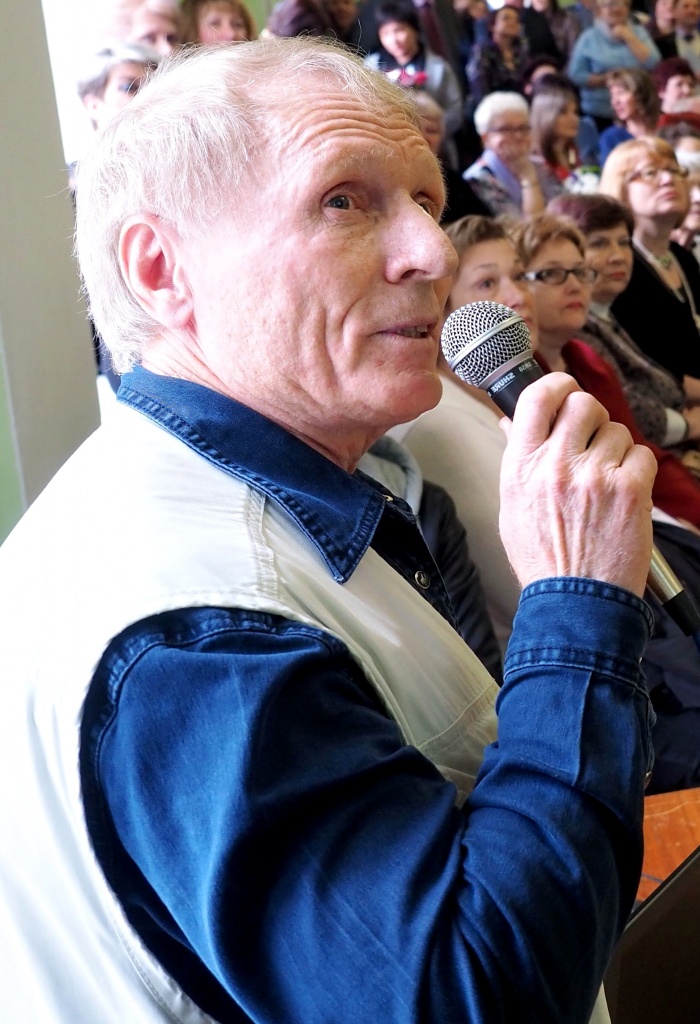 Олег Трапезов на встрече выпускников КГМТ.jpg