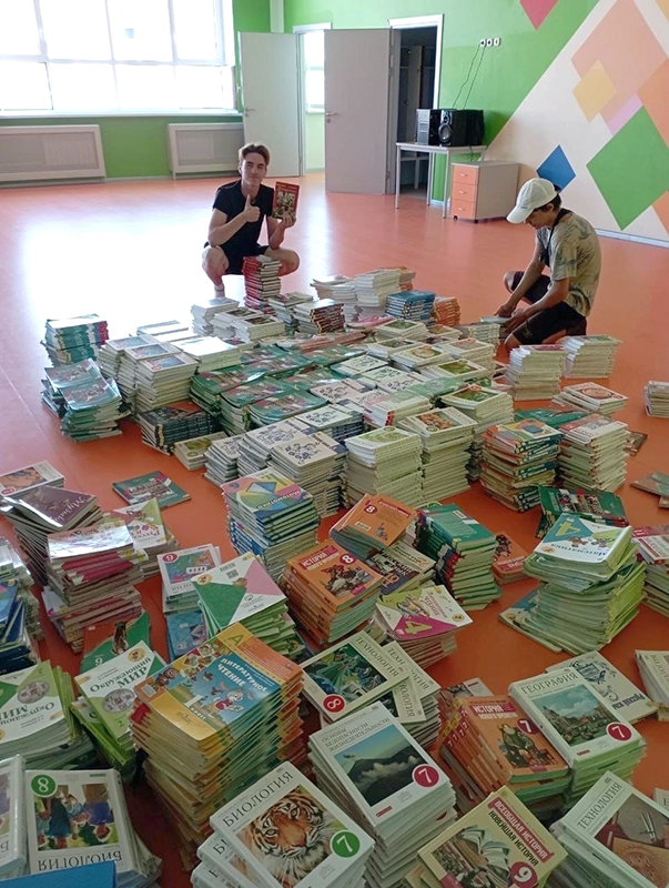 В школы Первомайска из нашего региона поставлено несколько тысяч экземпляров российских учебников_1.jpg