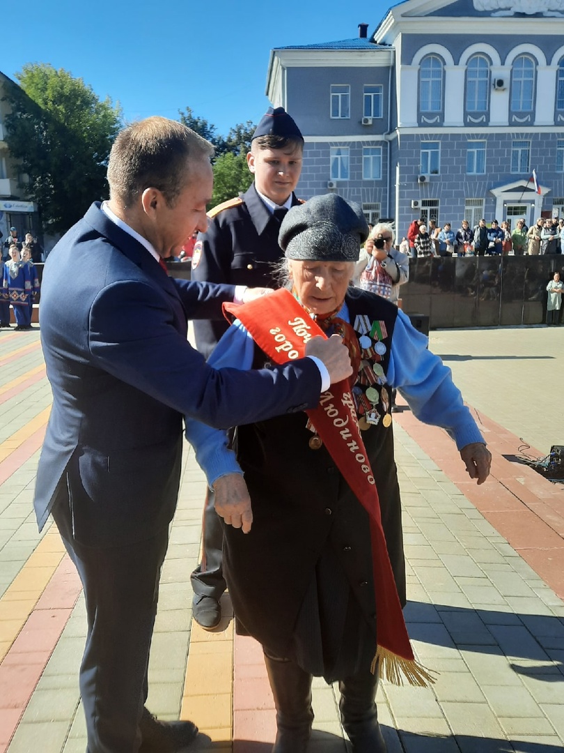 М.М. Власенкова теперь Почётный дитель г. Людиново.jpg