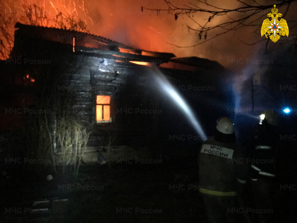 likvidaciya-pozhara-v-g-tarusa-ul-komsomolskaya_16188603631540698218__2000x2000__watermark.jpg
