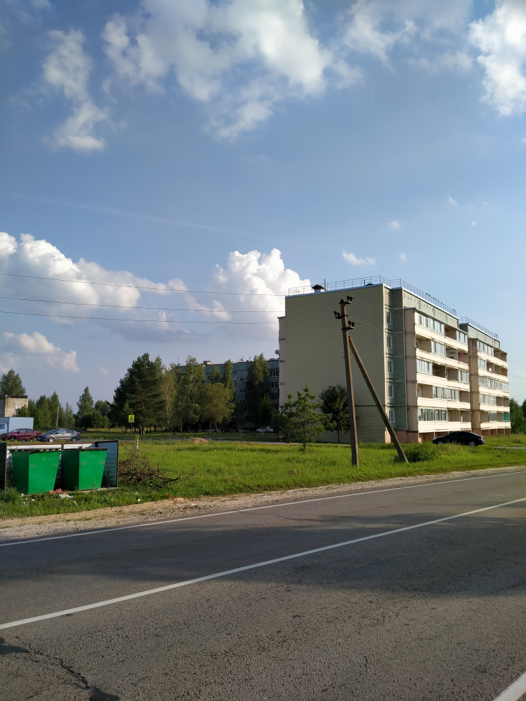 Эти пятиэтажки обслуживают очистные.jpg