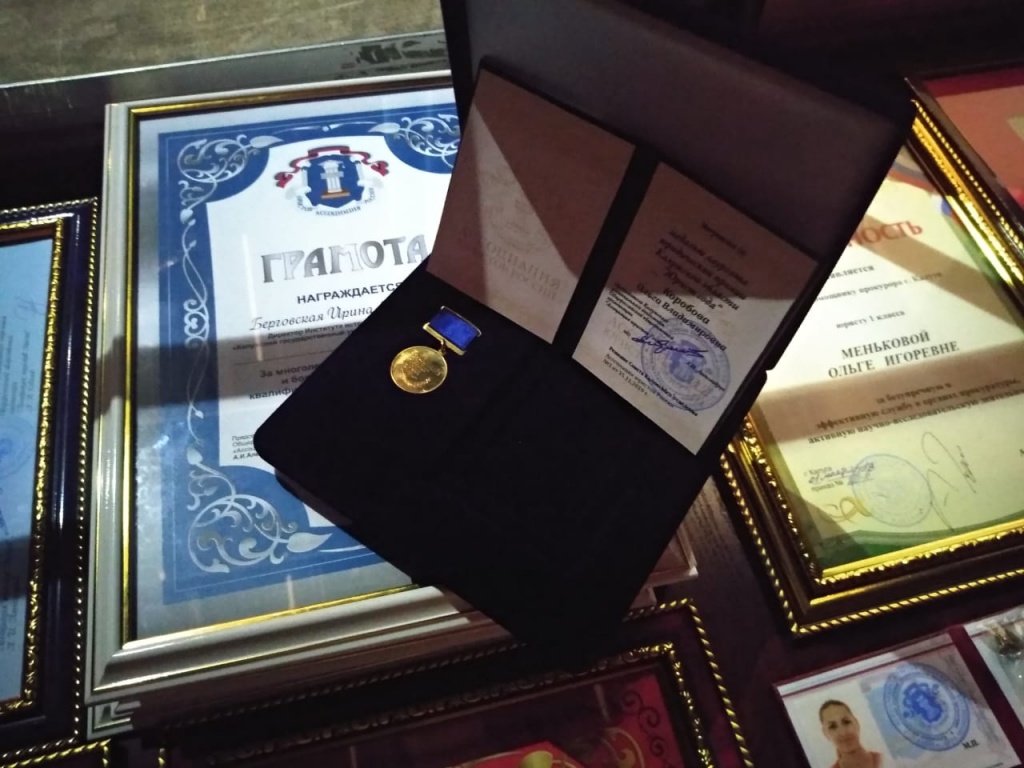 afca50eb-1040-45b0-9dc2-99633ecbb209.jpg afca50eb-1040-45b0-9dc2-99633ecbb209.jpg