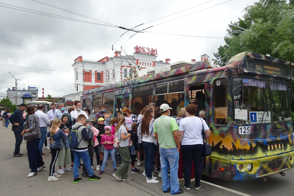 все желающие отправиться на экскурсию.JPG