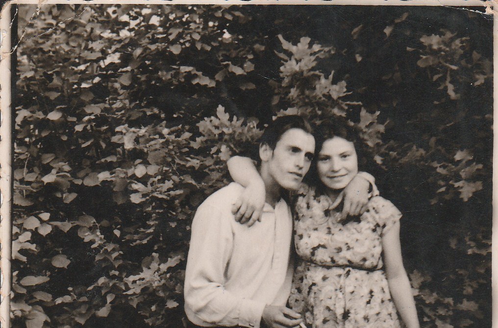 Карпеева с мужем скадрировано.jpg