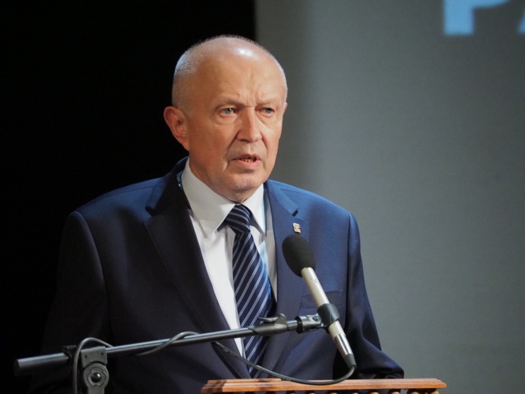 Виктор Бабурин лялякин.jpg