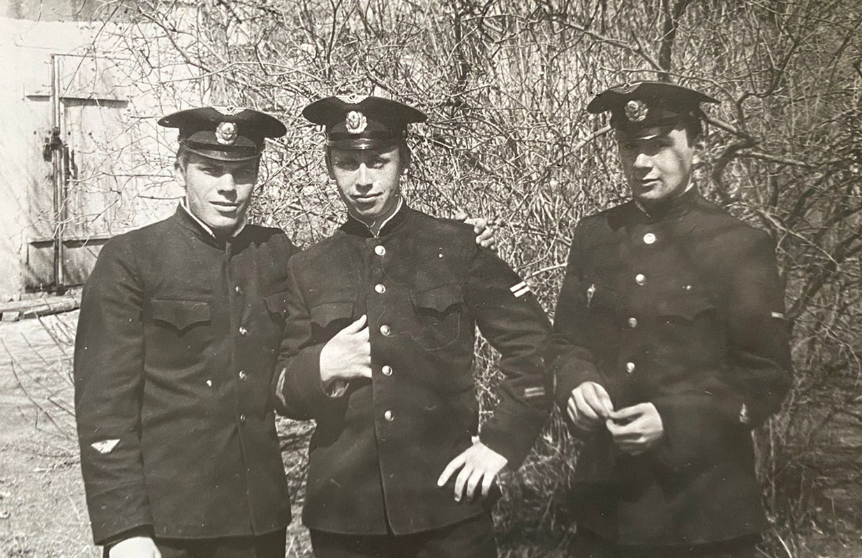 курсанты летного училища 1971 г шестаков слева.jpg курсанты летного училища 1971 г шестаков слева.jpg