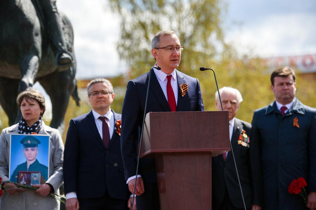 ШАПША НА ТРИБУНЕ_1.jpg