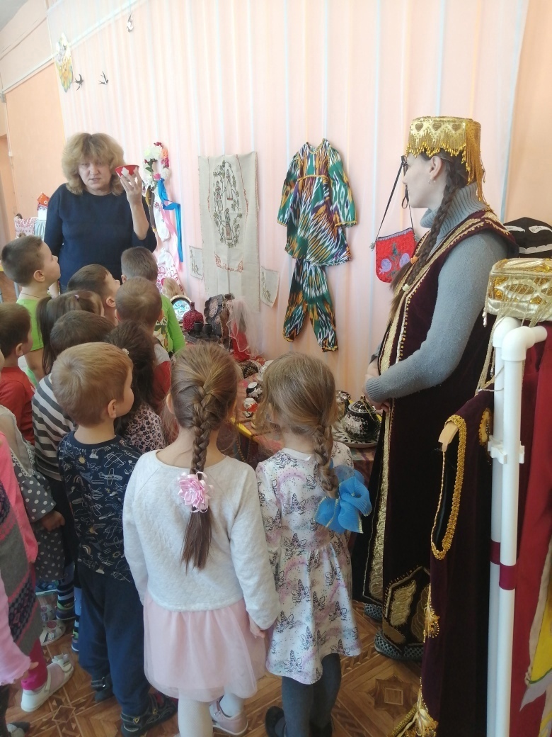 дети ягодка.jpg