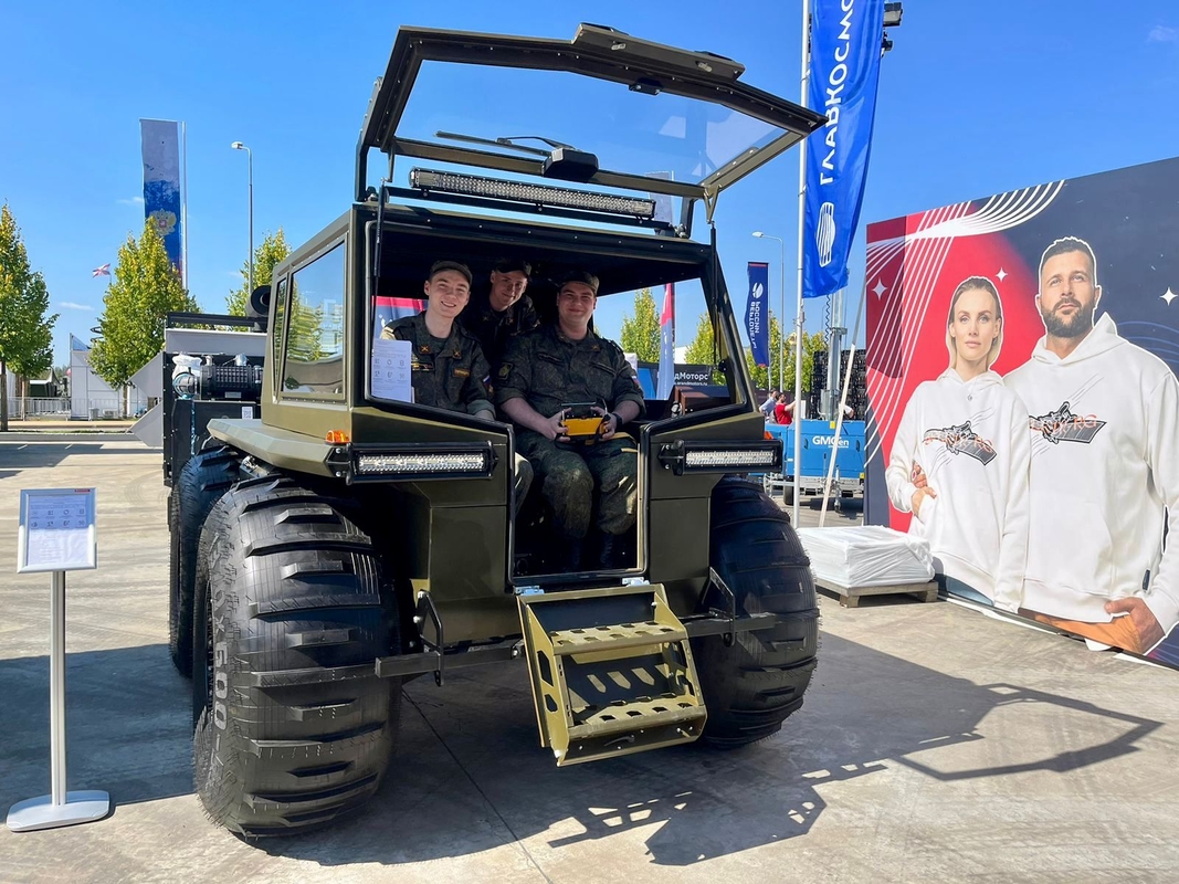 Калужанин на выставке_1.jpg