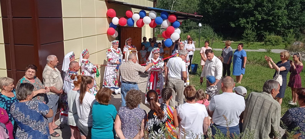 Открытие любимого клуба после ремонта стало для местных жителей настоящим праздником.jpg