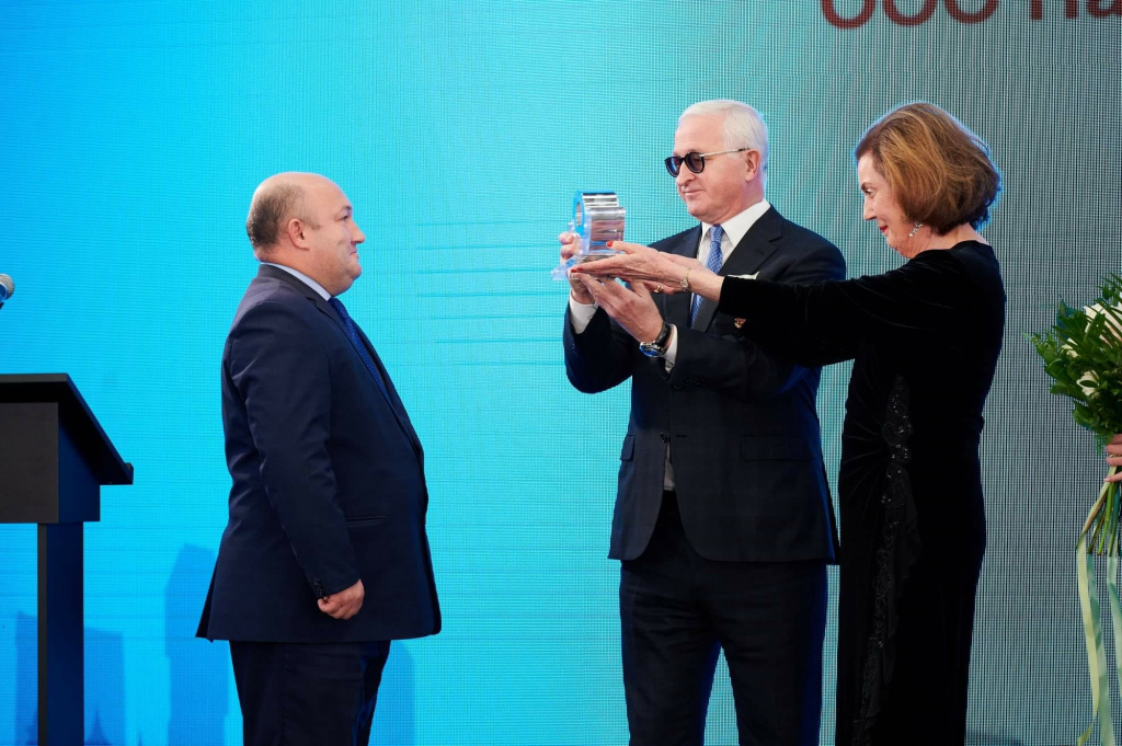 вручение Шохин и фон Кнопп.jpg